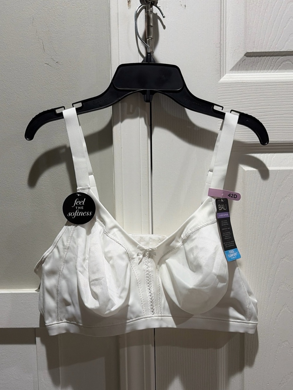 Bali Classic Support COOL Comfort Fabric White Wireless Bra Size 42D NWT